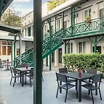 Ibis Perret Hotel 3*