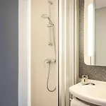 Ibis Perret 3*