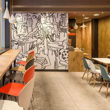 Ibis Perret Hotel 3*
