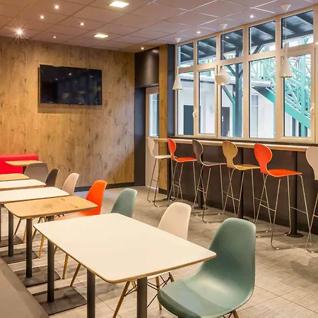 Ibis Perret לוולואה פרה