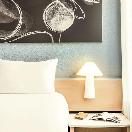 Ibis Perret 3*