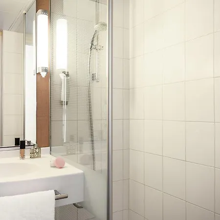 Ibis Perret מלון לוולואה פרה