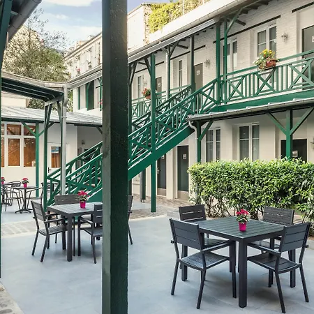 Ibis Perret Hotel 3*