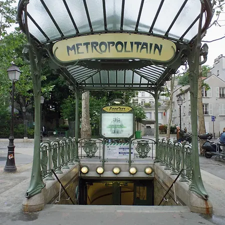 Ibis Perret מלון 3*