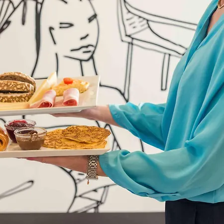 Ibis Perret מלון 3*