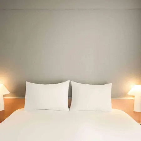 Ibis Perret 3*