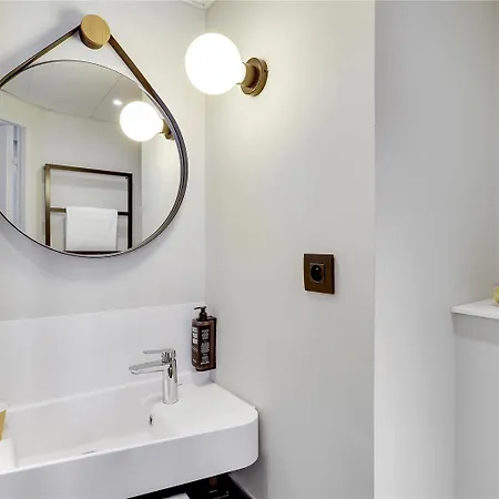 Ibis Perret לוולואה פרה