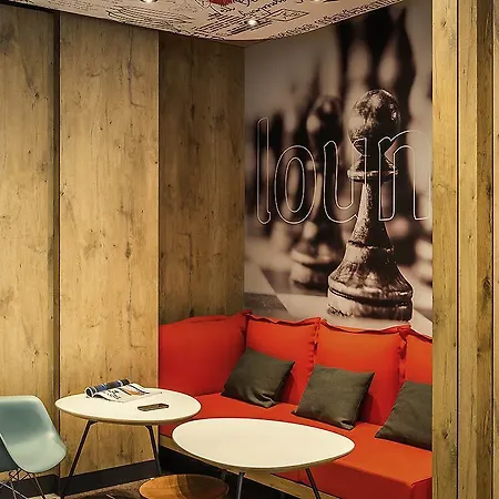 Ibis Perret מלון לוולואה פרה