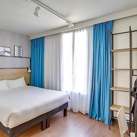 Ibis Perret 3*