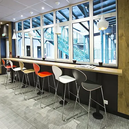 Ibis Perret לוולואה פרה