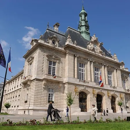 מלון Ibis Perret 3*