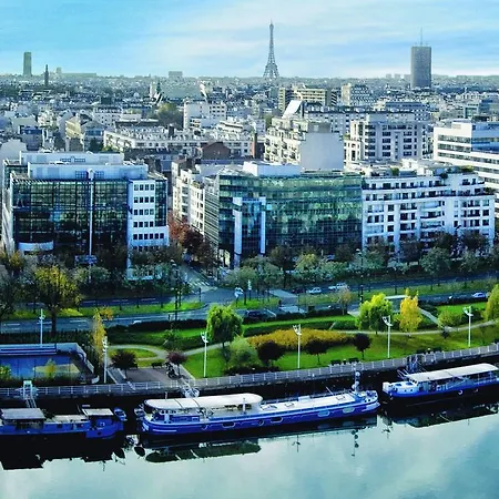 מלון Ibis Perret 3*