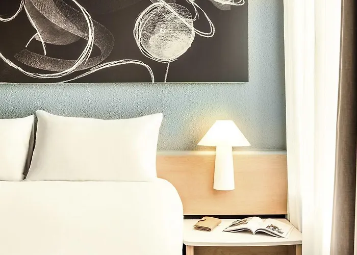 Ibis Perret 3*